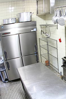 Commercial Kitchen Reach-In Cooler